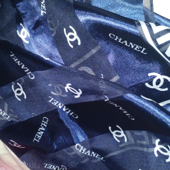 CHANEL! Very Rare & Authentic Chanel Vintage Scarf 100% Silk Chiffon - Picture 2 of 4